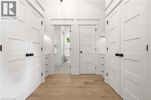 330 Camelot Court, Burlington, ON - Indoor Photo Showing Other Room