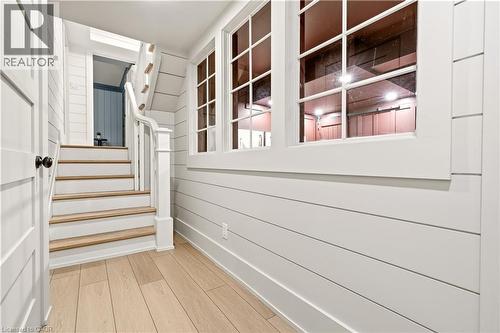330 Camelot Court, Burlington, ON - Indoor Photo Showing Other Room