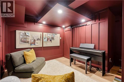 330 Camelot Court, Burlington, ON - Indoor