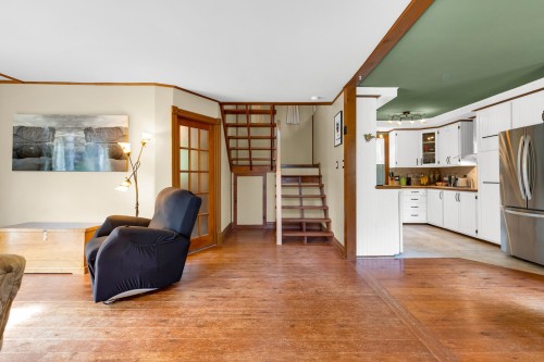 Salle familiale - 4 Ch. Raymond, Mille-Isles, QC - Indoor Photo Showing Other Room