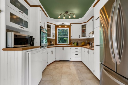 Cuisine - 4 Ch. Raymond, Mille-Isles, QC - Indoor Photo Showing Kitchen