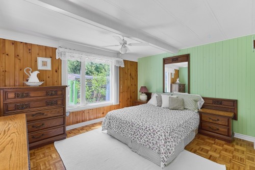 Master Bedroom - 80Z Ch. Du Lac-St-Louis E., Saint-Zénon, QC - Indoor Photo Showing Bedroom