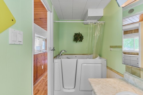 Bathroom - 80Z Ch. Du Lac-St-Louis E., Saint-Zénon, QC - Indoor Photo Showing Laundry Room