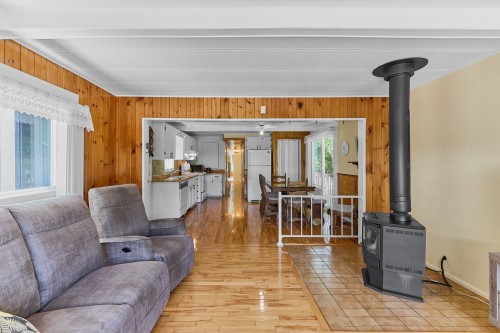 Living Room - 80Z Ch. Du Lac-St-Louis E., Saint-Zénon, QC - Indoor Photo Showing Living Room