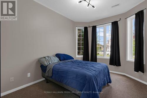 42 Kell Place, Barrie, ON - Indoor Photo Showing Bedroom