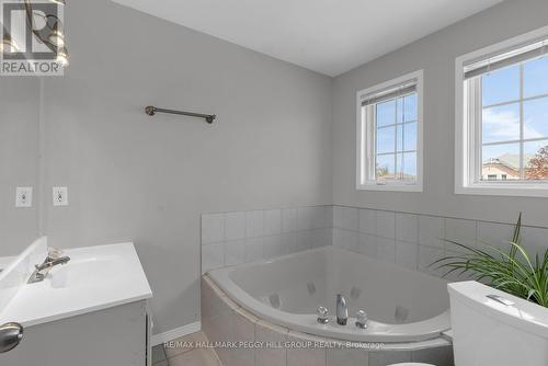 42 Kell Place, Barrie, ON - Indoor Photo Showing Bathroom