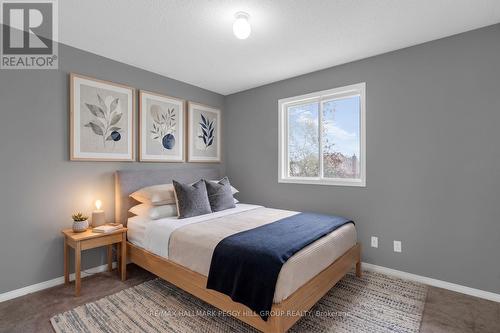42 Kell Place, Barrie, ON - Indoor Photo Showing Bedroom