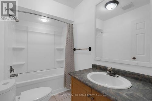 42 Kell Place, Barrie, ON - Indoor Photo Showing Bathroom