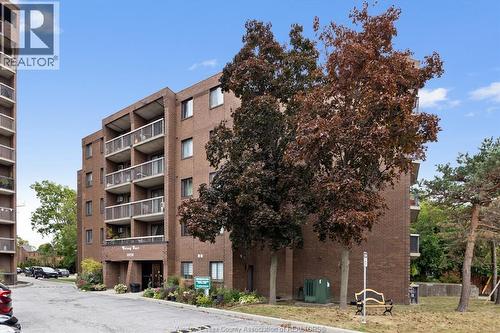 3950 WYANDOTTE STREET East Unit# 306  Windsor, ON N8Y 1G5