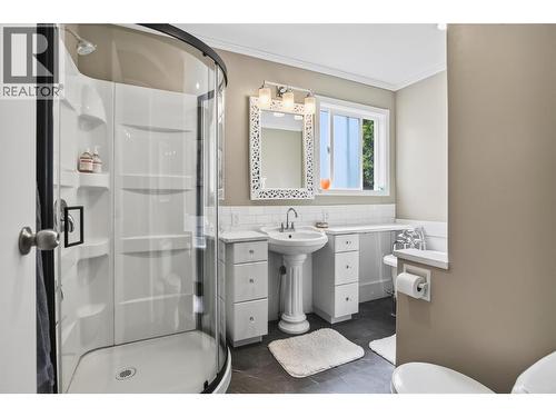 2149 Annable Road, Nelson, BC - Indoor Photo Showing Bathroom