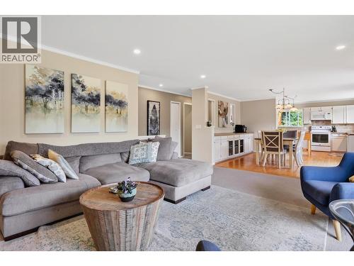 2149 Annable Road, Nelson, BC - Indoor Photo Showing Living Room