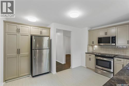 208 Edwards Street, Strasbourg, SK - Indoor Photo Showing Kitchen