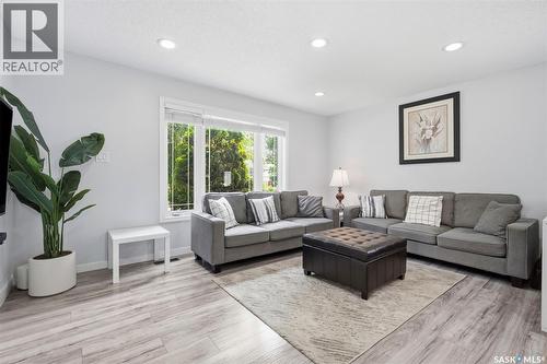 555 Nordstrum Road, Saskatoon, SK - Indoor Photo Showing Living Room