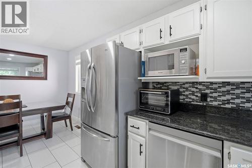 555 Nordstrum Road, Saskatoon, SK - Indoor Photo Showing Kitchen