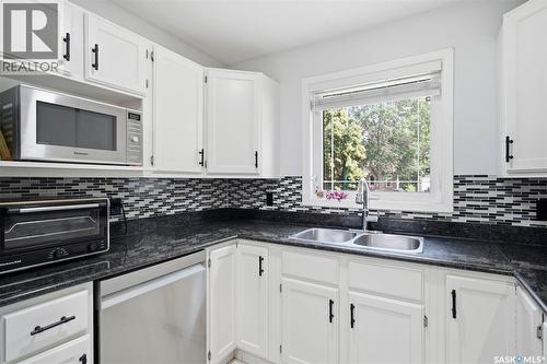 555 Nordstrum Road, Saskatoon, SK - Indoor Photo Showing Kitchen With Double Sink
