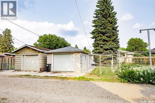 2808 Clarence Avenue S, Saskatoon, SK - Outdoor