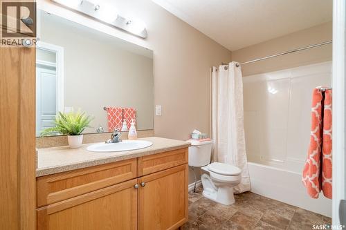 108 6345 Rochdale Boulevard, Regina, SK - Indoor Photo Showing Bathroom