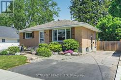 35 QUEEN STREET Strathroy-Caradoc (Se), ON N7G 2H5