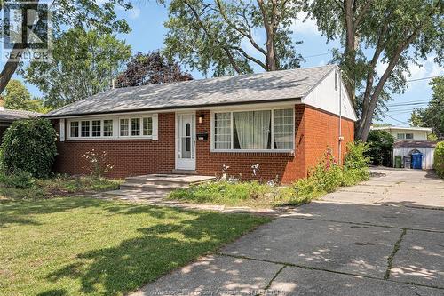3660 ROXBOROUGH  Windsor, ON N9E 3A2
