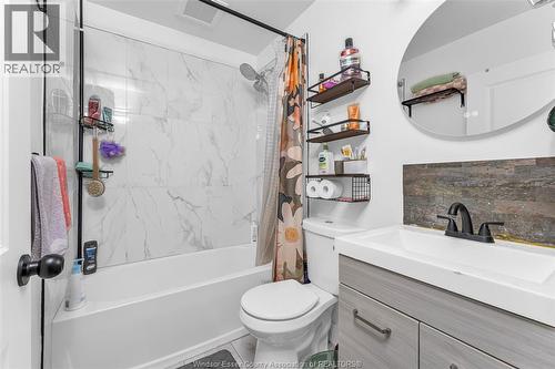 3660 Roxborough, Windsor, ON - Indoor Photo Showing Bathroom