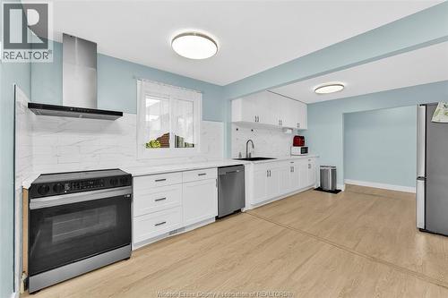 3660 Roxborough, Windsor, ON - Indoor Photo Showing Kitchen