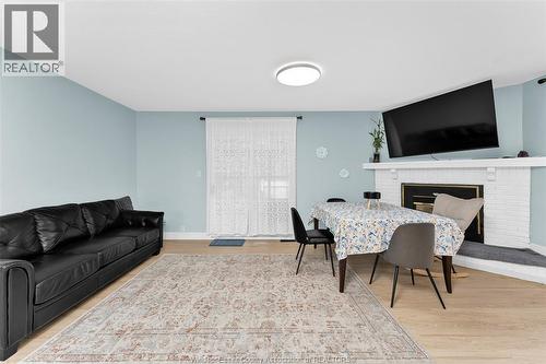 3660 Roxborough, Windsor, ON - Indoor