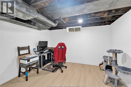 3660 Roxborough, Windsor, ON - Indoor