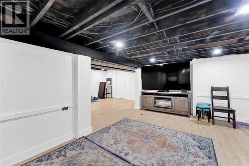3660 Roxborough, Windsor, ON - Indoor
