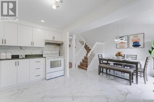 76 Frobisher Court, Cambridge, ON - Indoor Photo Showing Kitchen
