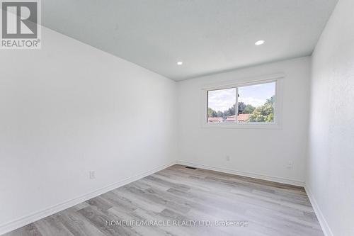 76 Frobisher Court, Cambridge, ON - Indoor Photo Showing Other Room