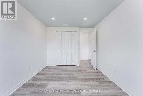 76 Frobisher Court, Cambridge, ON - Indoor Photo Showing Other Room