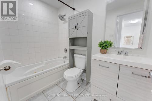 76 Frobisher Court, Cambridge, ON - Indoor Photo Showing Bathroom