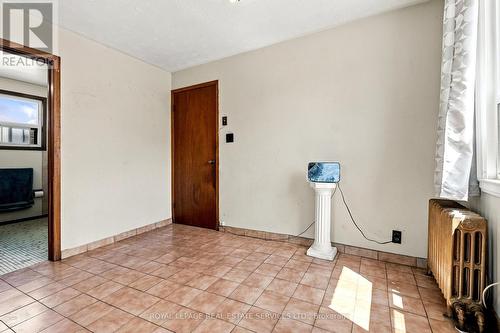 1819 Main Street E, Hamilton, ON - Indoor Photo Showing Other Room