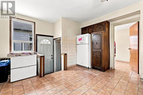 1819 Main Street E, Hamilton, ON - Indoor Photo Showing Kitchen