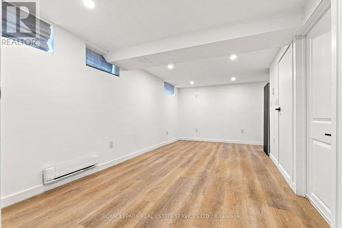 1819 Main Street E, Hamilton, ON - Indoor Photo Showing Other Room