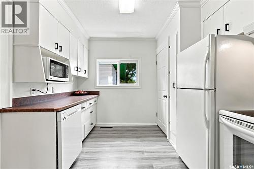 1607 Alexandra Avenue, Saskatoon, SK - Indoor Photo Showing Kitchen