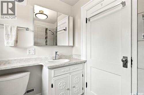 1607 Alexandra Avenue, Saskatoon, SK - Indoor Photo Showing Bathroom