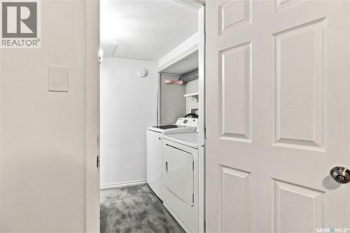 1607 Alexandra Avenue, Saskatoon, SK - Indoor Photo Showing Laundry Room