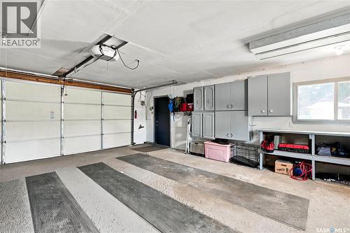 1607 Alexandra Avenue, Saskatoon, SK - Indoor Photo Showing Garage