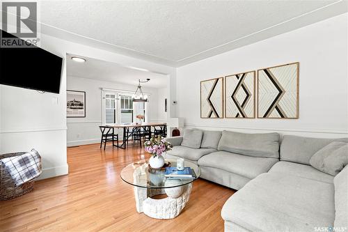 1607 Alexandra Avenue, Saskatoon, SK - Indoor Photo Showing Living Room