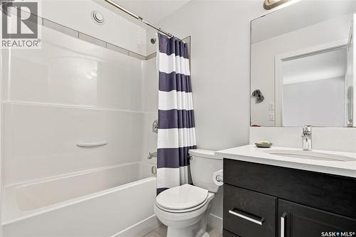659 Secord Bend, Saskatoon, SK - Indoor Photo Showing Bathroom