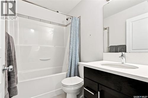 659 Secord Bend, Saskatoon, SK - Indoor Photo Showing Bathroom