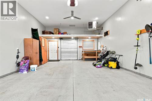 659 Secord Bend, Saskatoon, SK - Indoor Photo Showing Garage