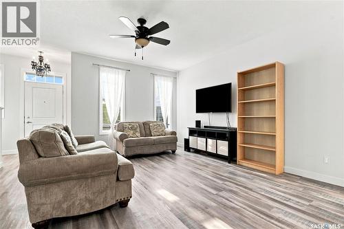659 Secord Bend, Saskatoon, SK - Indoor Photo Showing Living Room