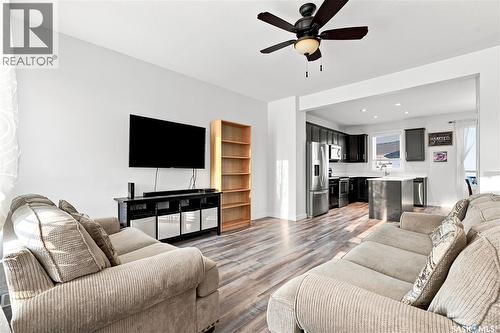 659 Secord Bend, Saskatoon, SK - Indoor Photo Showing Living Room