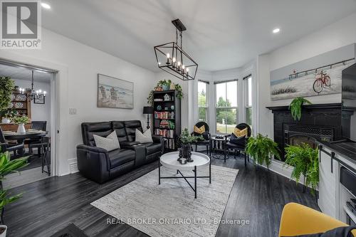 4553 Solina Road, Clarington, ON - Indoor Photo Showing Living Room