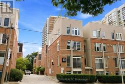 301 - 415 JARVIS STREET Toronto, ON M4Y 3C1