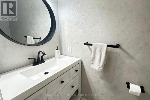 64 - 85 Stonecliffe Crescent, Aurora, ON - Indoor Photo Showing Bathroom