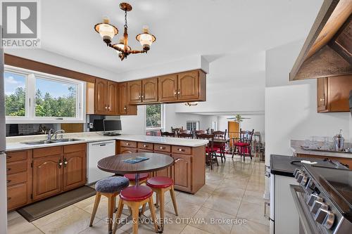 760 Kerwin Road, Ottawa, ON - Indoor Photo Showing Kitchen With Double Sink