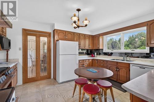 760 Kerwin Road, Ottawa, ON - Indoor Photo Showing Kitchen With Double Sink